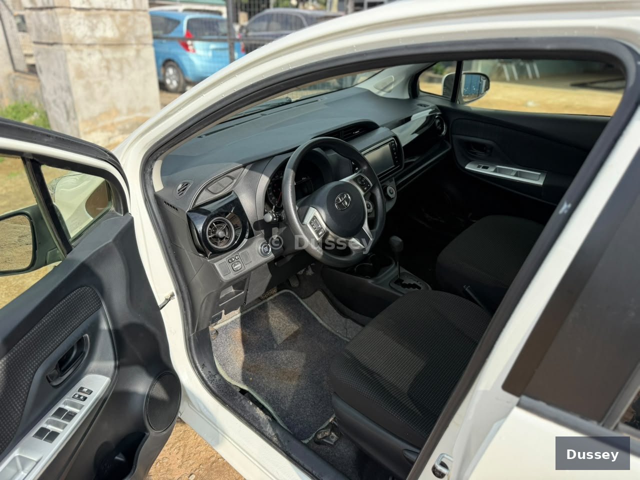 2015 Toyota Vitz